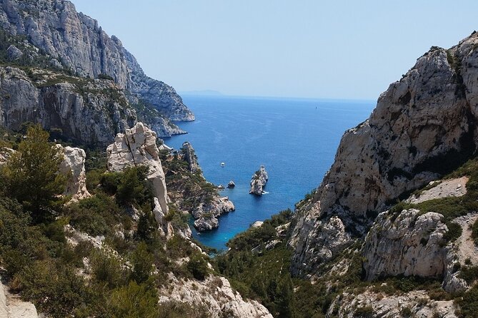 Guided hike in the Calanques National Park - The walk through the Calanques