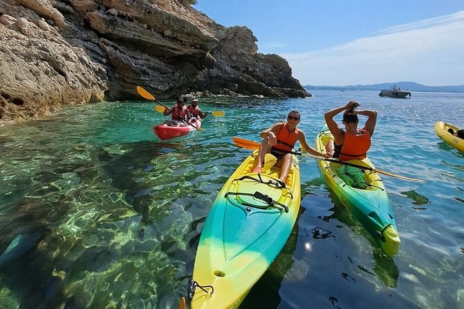 Guided kayak excursion in creeks - Along the Blue Coast toward Carry-le-Rouet