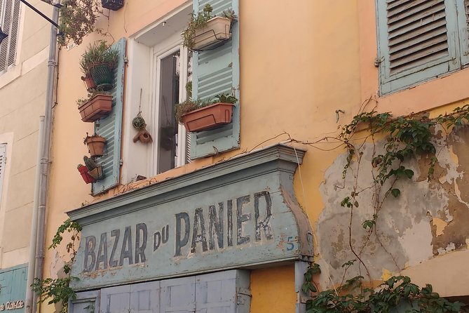 Guided Tour in Marseille: Vieux Port & Old City - What Sarit adds to the walk