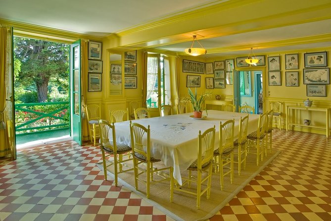 Guided tour Monet's house and gardens/small group - Small group advantages and the hearing problem