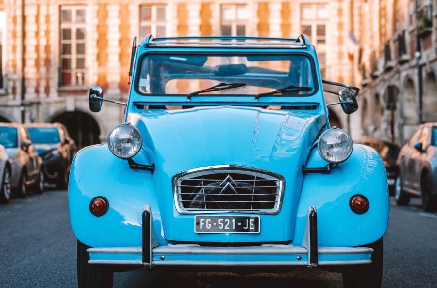 Guided Tour of Paris in Classic Convertible - Two hours from Montmartre to the Seine