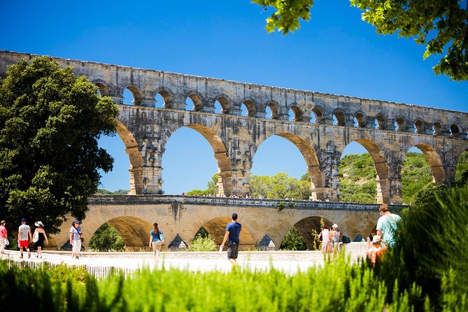 Half Day Pont-du-Gard, Uzès, Nîmes Tour from Avignon - Nîmes: Roman arena and Maison Carrée