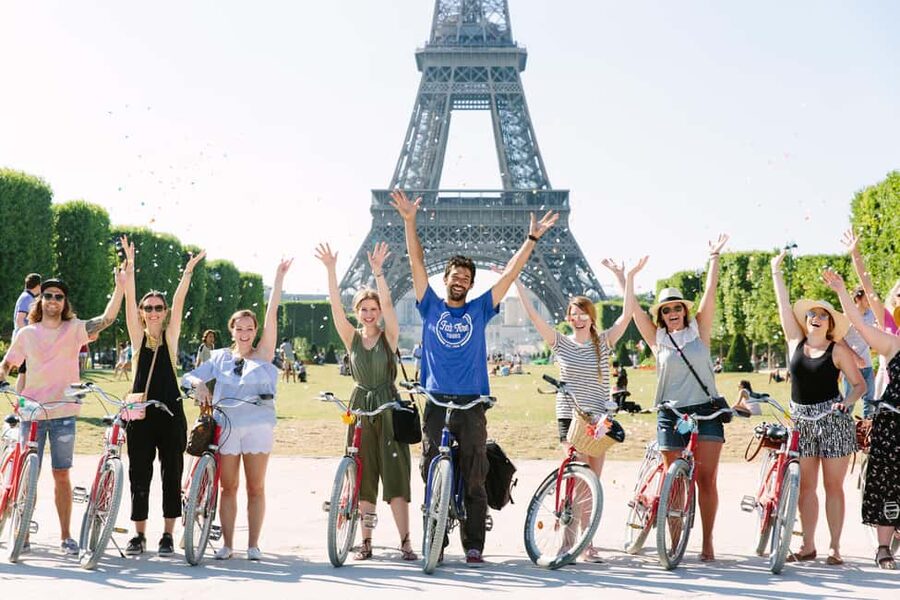 Highlights of Paris Bike Tour in English or Dutch - What the $51 Price Really Buys