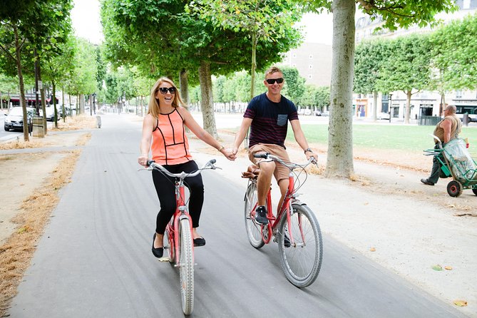 Highlights of Paris Bike Tour w/ a Local Guide (English or Dutch) - Crossing Pont Alexandre III