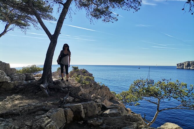 Hiking in the Calanques National park from Marseille - Meeting at Luminy and getting started