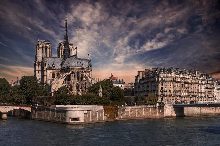 Historic Paris Walking Tour in English - The Louvre, from royal palace to art museum