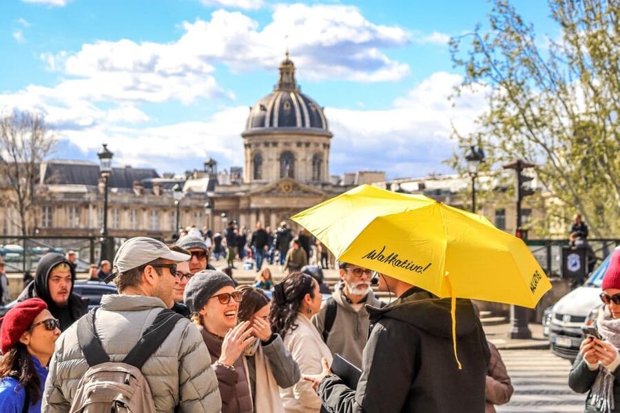 Historic Paris Walking Tour in English - Hôtel de Ville and the story of Paris