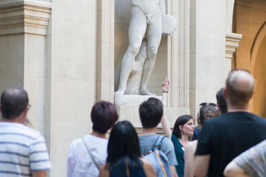 Historical and naughty tour of Lyon in french - Renaissance medical advice, positions, and old rules