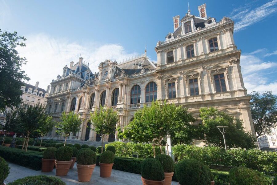 Historical and naughty tour of Lyon in french - How the actor-led style changes the experience