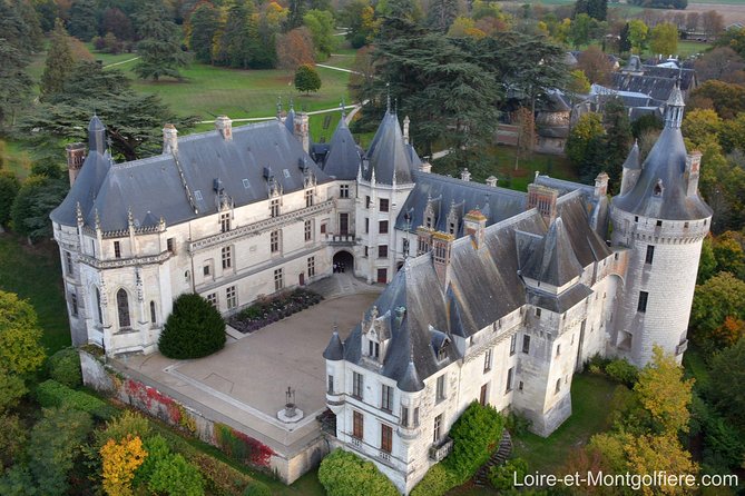 Hot Air Balloon Flight over the castle of Chenonceau / France - Morning light or evening skies