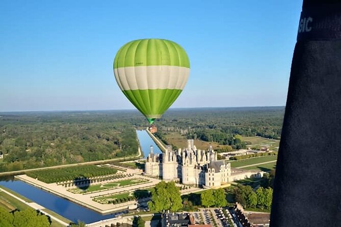 Hot air ballooning: Chambord, Blois, Chenonceau, Cheverny or Chaumont - Why a Loire Valley balloon flight feels different
