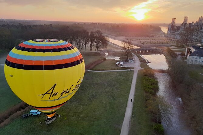 Hot air ballooning: Chambord, Blois, Chenonceau, Cheverny or Chaumont - Meeting at 8 Rue du Grand Mont in Contres-en-Sologne