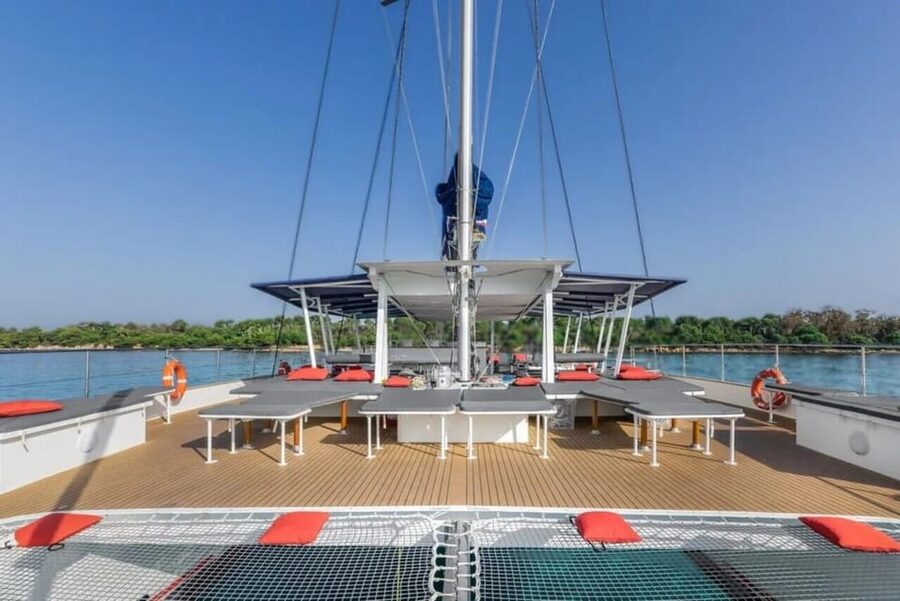 Hyères : Morning Discovery or Relaxing Afternoon cruise - The Giens Peninsula from the sea