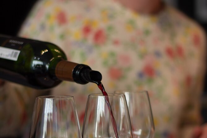 Introduction to Bordeaux wines paired with cheeses & charcuterie - The host makes the difference
