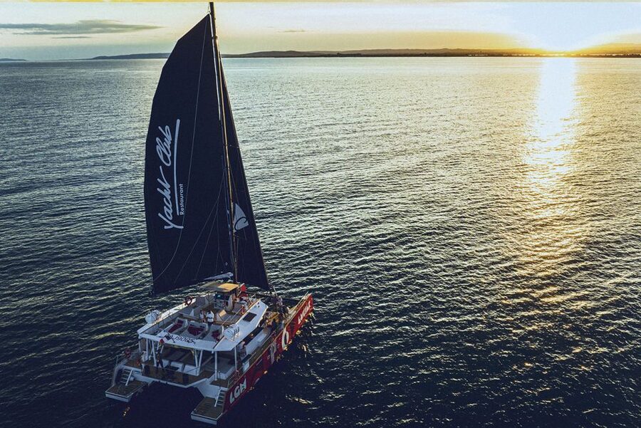 La Grande Motte: Camargue Sunset Catamaran Tour with a Drink - A welcome drink and tapenade before sunset