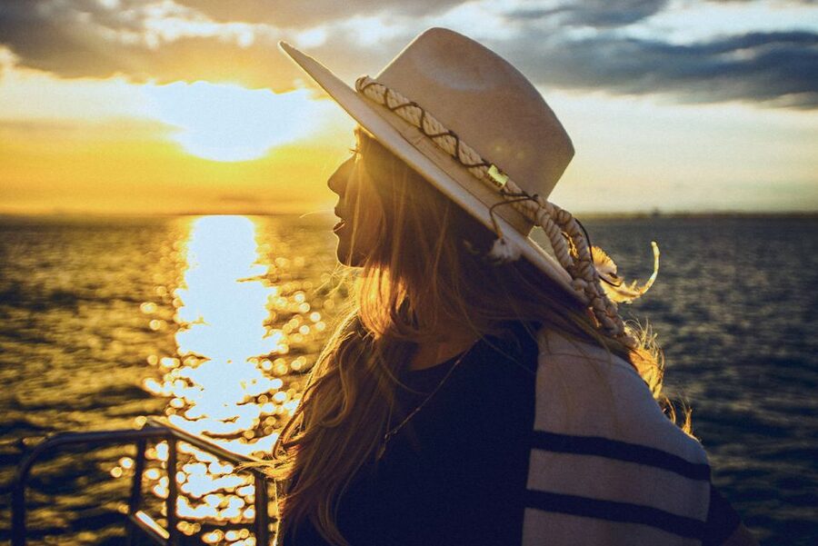 La Grande Motte: Camargue Sunset Catamaran Tour with a Drink - Crew, language, and the level of guiding