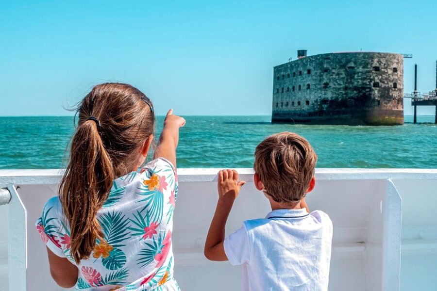 La Rochelle: Boat trip to Fort Boyard (2h00) - The first part of the cruise: La Rochelle from the sea