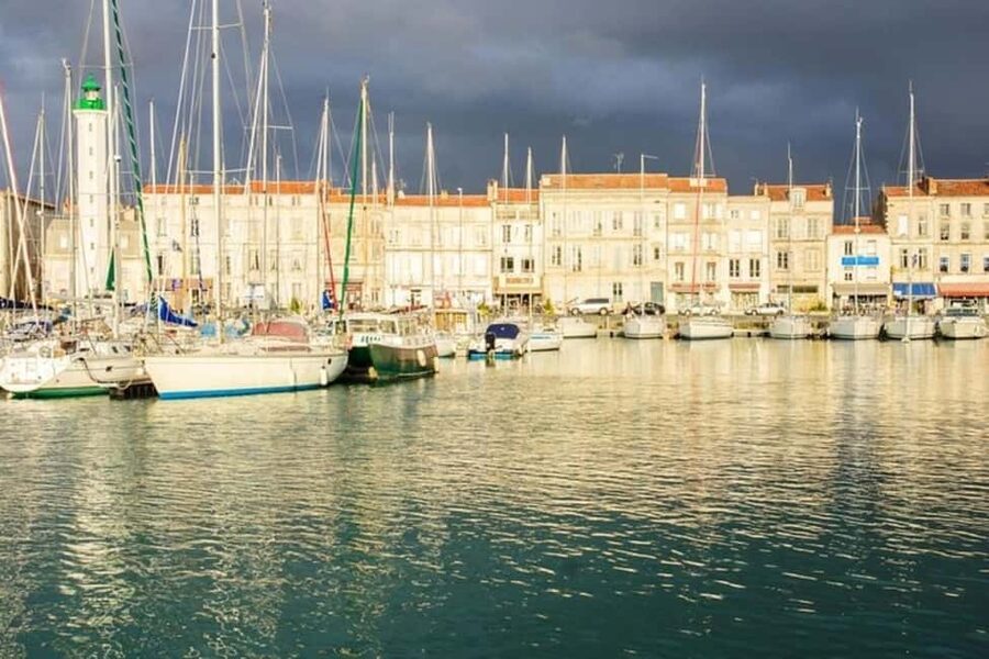 La Rochelle : Private Custom Walking Tour With a Local Guide - Why a private first look at La Rochelle works