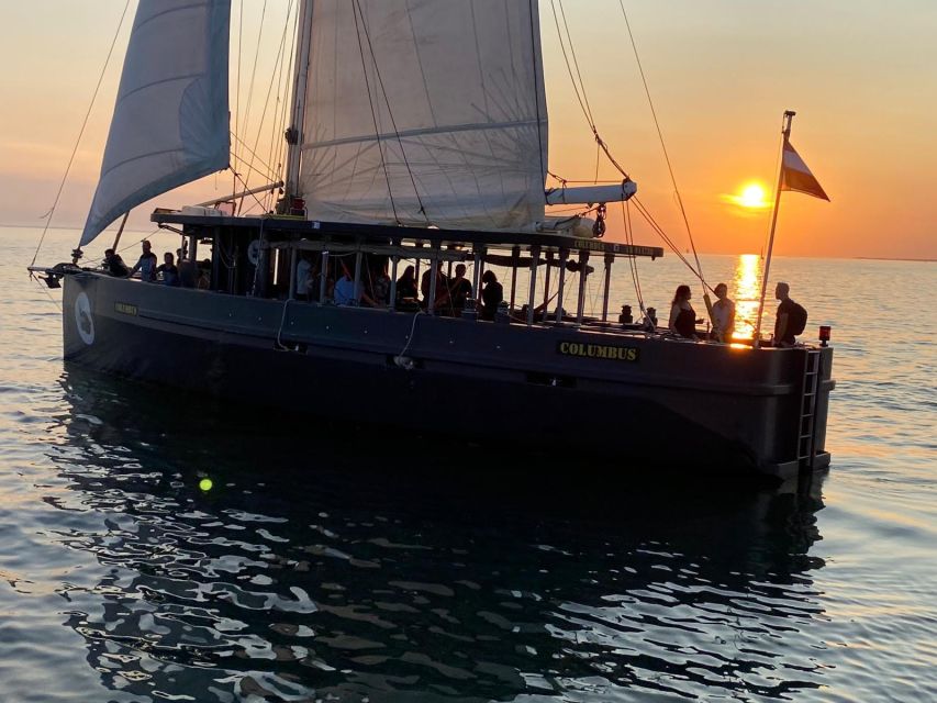 La Rochelle: Sailing Cruise - When the engines stop in the bay
