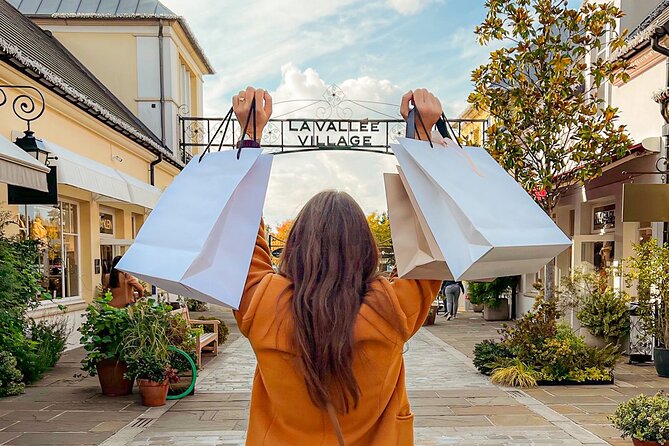 La Vallee Village Shopping Outlet by Luxury Transport from Paris - What happens when you arrive