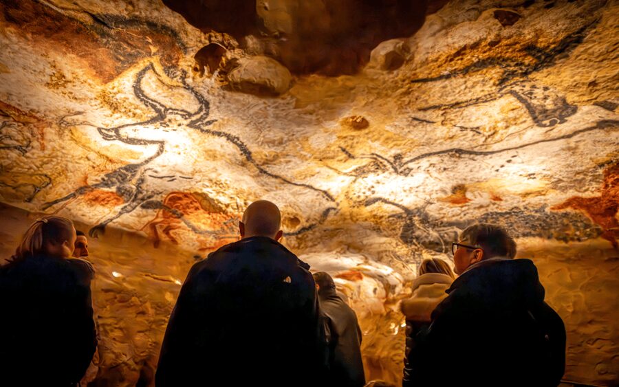 Lascaux IV: Full Replica Cave Experience Ticket - A few small issues worth knowing