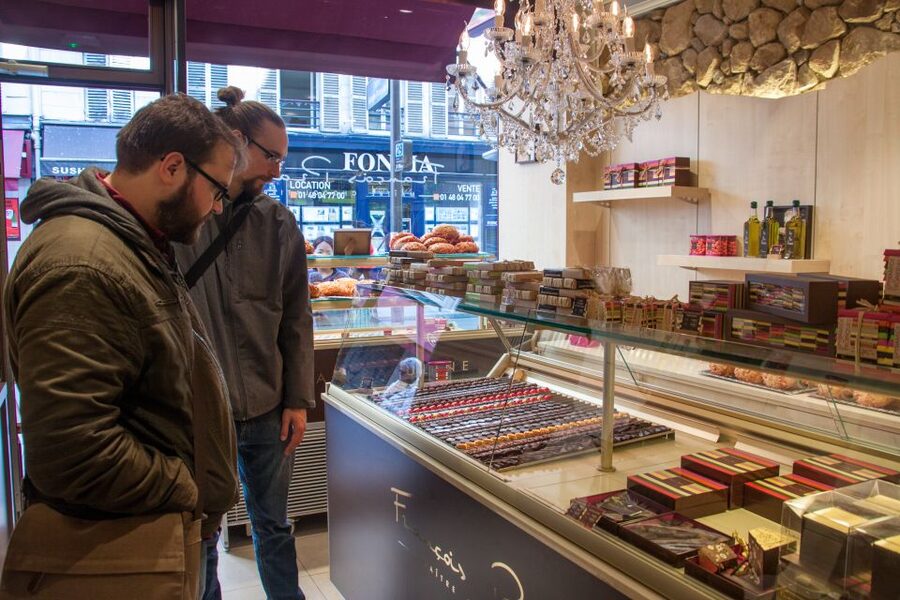 Le Marais: Pastry and Chocolate Food Tour - Timing, languages and booking details