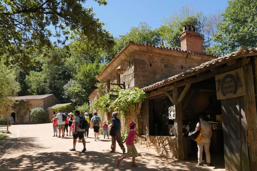 Les Epesses: Puy du Fou Theme Park 1-Day Entry Ticket - FAQ