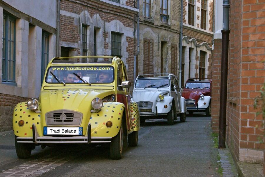 Lille Driving Tour by Convertible Citroen 2CV - Choosing the right time of day
