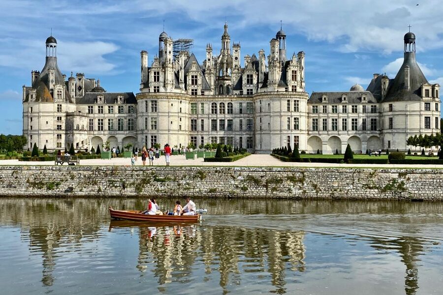 Loire Valley Castles: Chenonceau, Amboise & Da Vinci Trip - The itinerary needs one important clarification