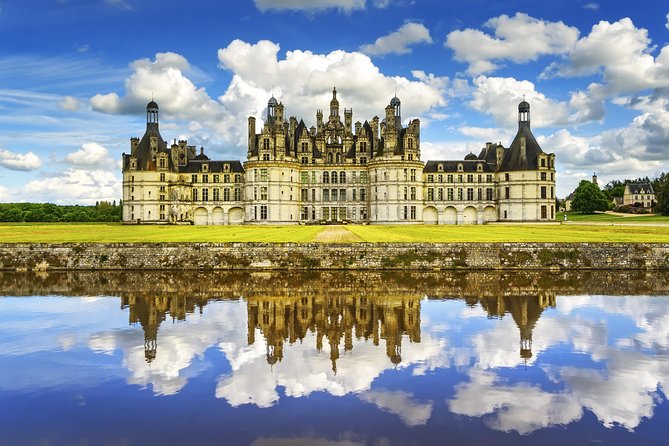 Loire Valley Wine and Castles Small-Group Day Trip from Paris - Three Loire castles packed into one long day