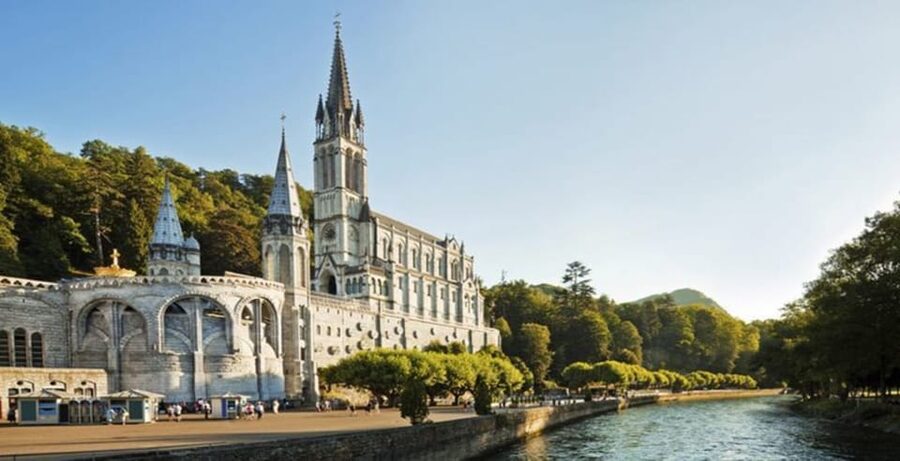 Lourdes: Private Guided Tour in the Sanctuary - What $530 means for your group