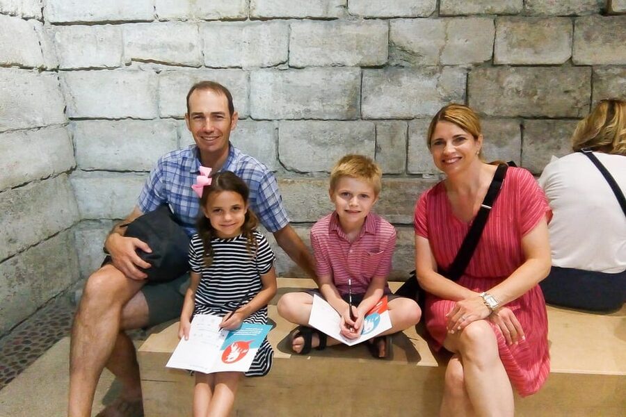 Louvre Guided Treasure Hunt for Families and Kids - The famous works, and what you actually do there