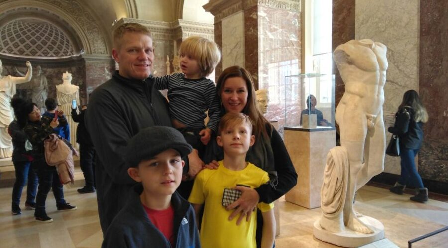 Louvre Museum Child-Friendly Private Tour for Families - Meeting the guide beneath the Louvre Pyramid