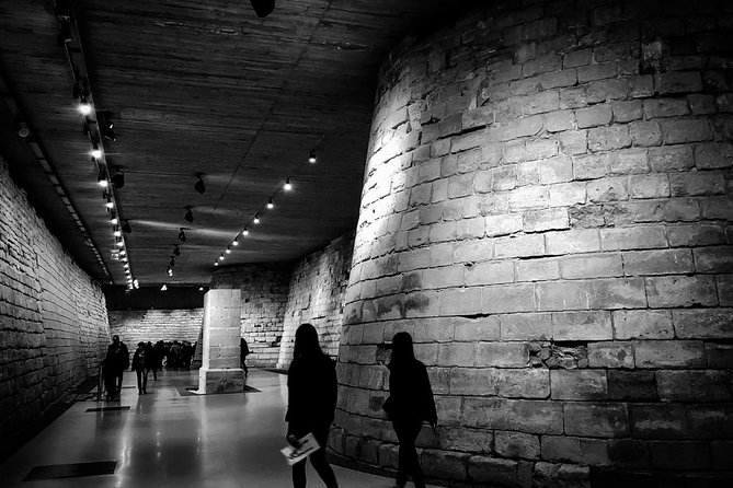 Louvre Museum Guided Tour Options with Timed Entry - Choosing the inside guided visit