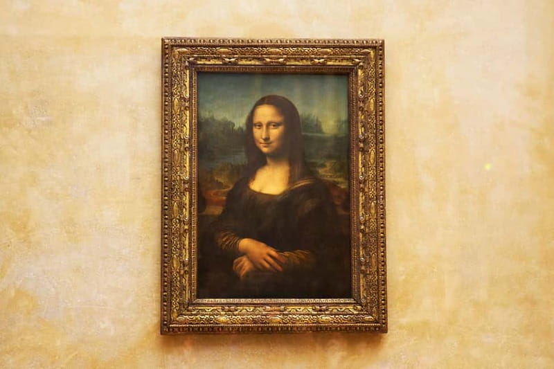 Louvre Museum: Mona Lisa Without the Crowds Last Entry Tour - Finding the guide at the Carrousel