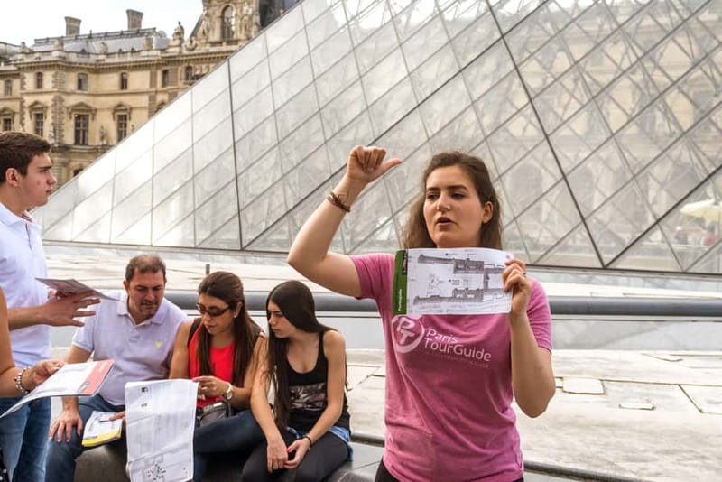 Louvre Museum: Skip-the-Line Small Group Guided Tour - Key points to know before booking