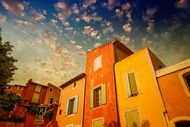 Luberon Small-Group Day Trip from Avignon - Roussillon, ochre walls, and the best lunch break