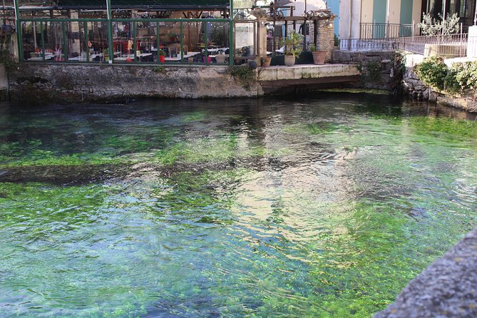 Luberon Villages Small Group Half-Day Trip from Avignon - Guides who shape the experience