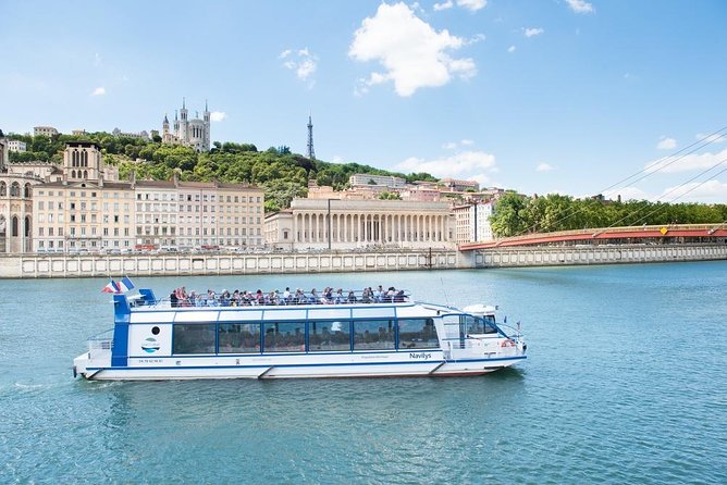 Lyon City Card Public Transportation & 40 attractions - Discounts for shows, food, bikes, and family activities