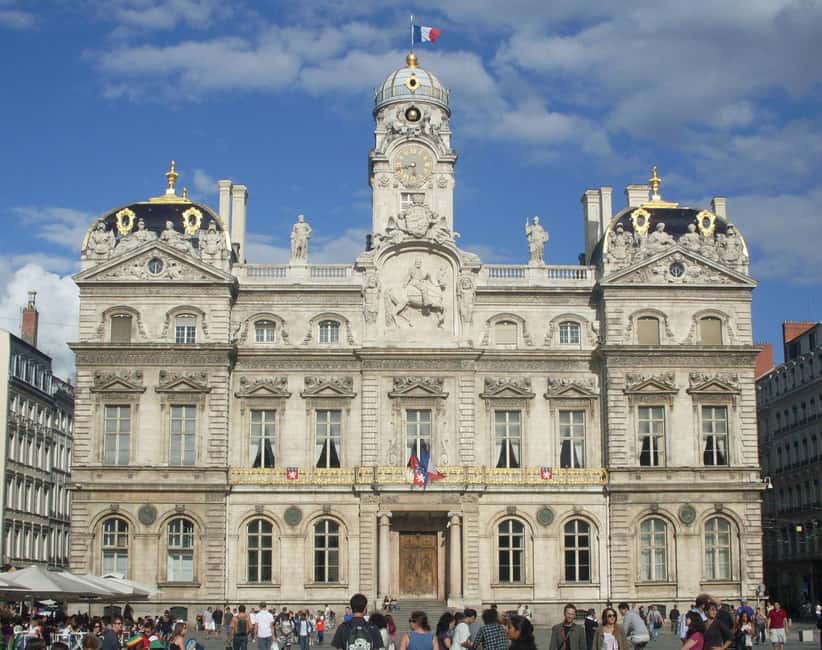 Lyon: City Highlights Walking Tour - Vieux Lyon and the traboules
