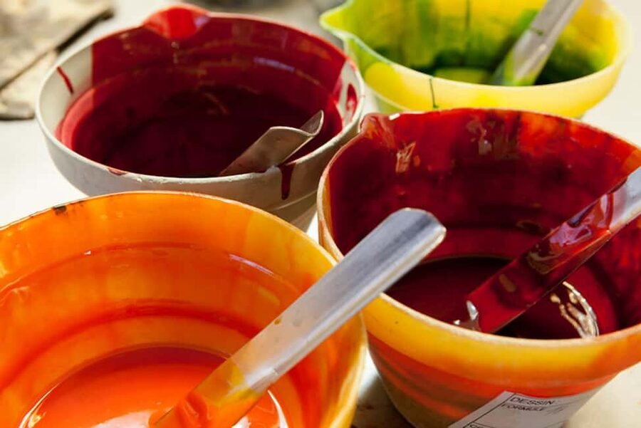 Lyon: Create your own traditional Lyonnais silk square - Painting silk in the heart of Lyon