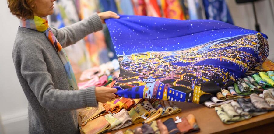 Lyon: Create your own traditional Lyonnais silk square - Who will enjoy this workshop most?