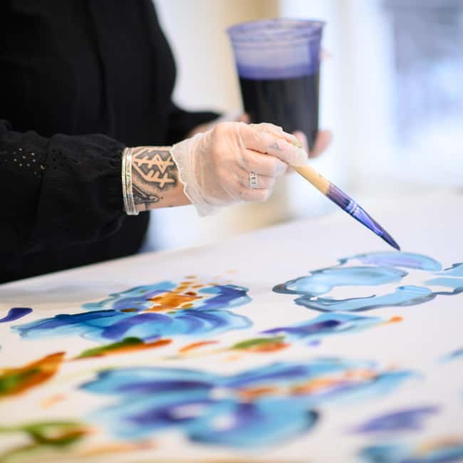Lyon: Create your own traditional Lyonnais silk square - What happens during the two-hour class