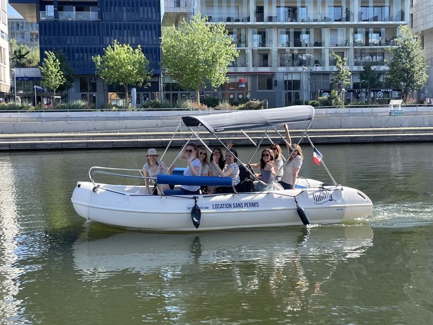 Lyon: Electric Boat Rental Without a License - Steering, comfort, and the private-group format