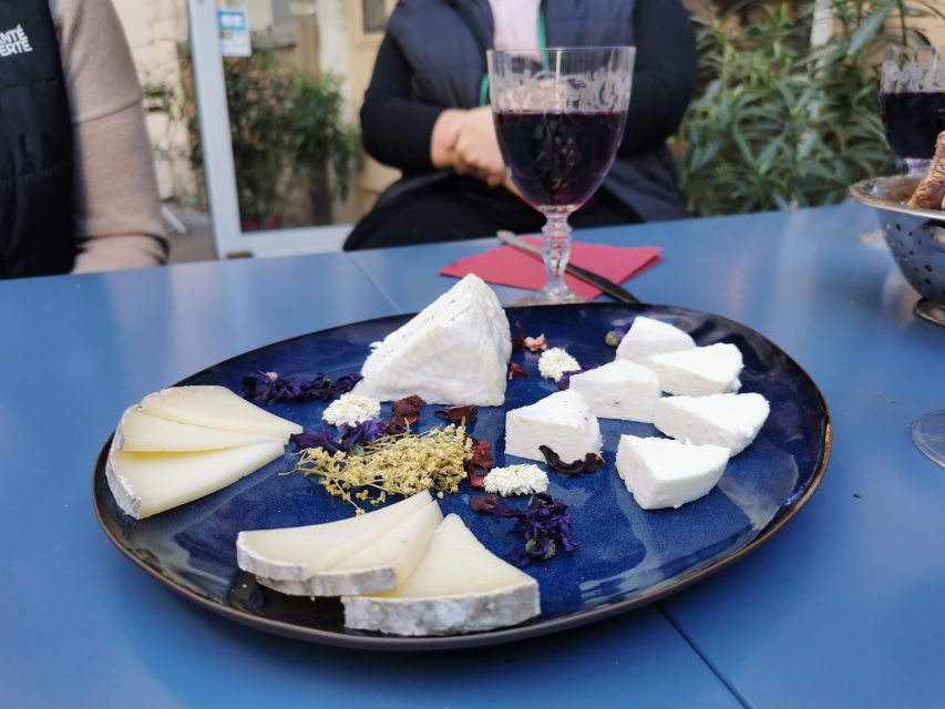 Lyon: Food Walking Tour with a Local Guide - Traboules and the hidden routes of Lyon’s old town
