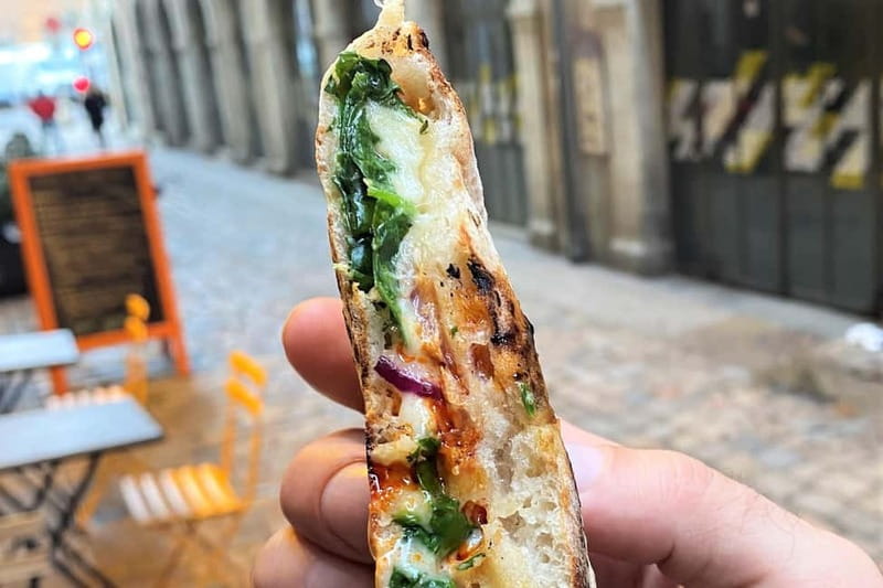 Lyon: Guided Food Tour with Tastings - Starting at Gouter and settling into the group
