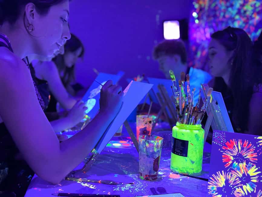 Lyon : Neon painting in an artist's studio - gallery - Getting to Atelier Mory and preparing your clothes