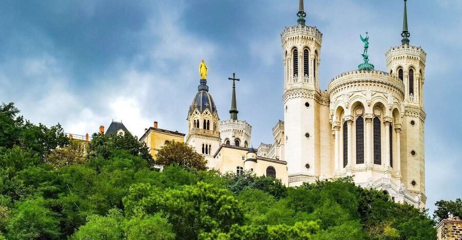 Lyon: Old District Private Guided Walking Tour - Key points to know before booking
