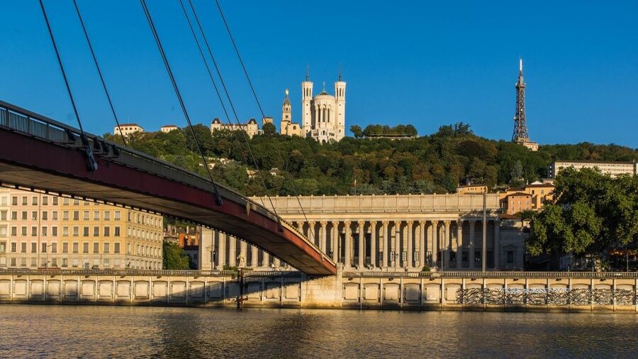 Lyon: Old District Private Guided Walking Tour - What two hours can realistically cover