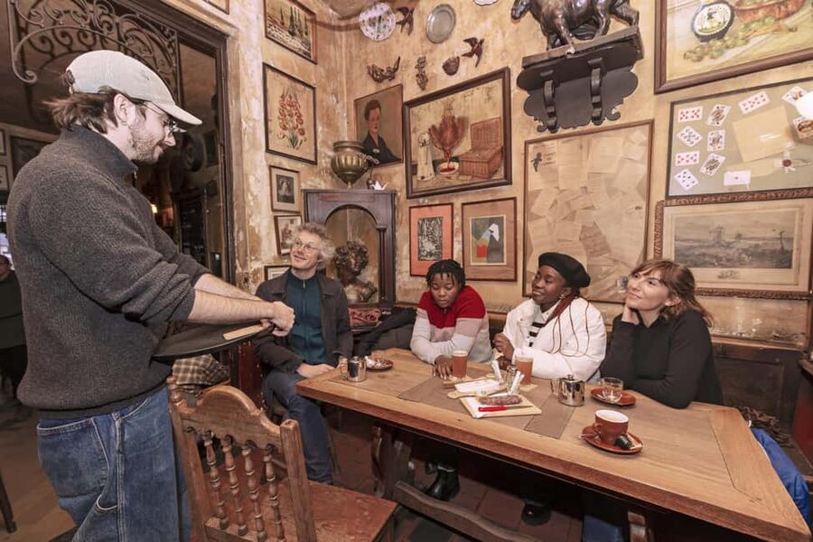 Lyon Old Town Food Tour: Full French Meal with Wine - How the guides shape the experience